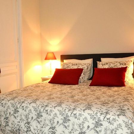 Chambre De Flore Bed & Breakfast Versailles Exterior foto