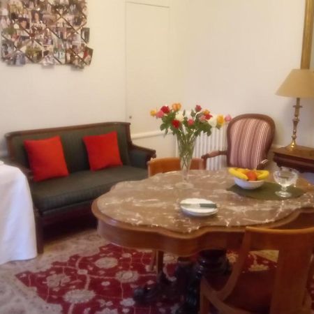 Chambre De Flore Bed & Breakfast Versailles Exterior foto